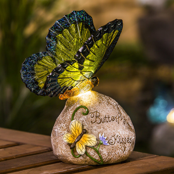 papillon garden statue